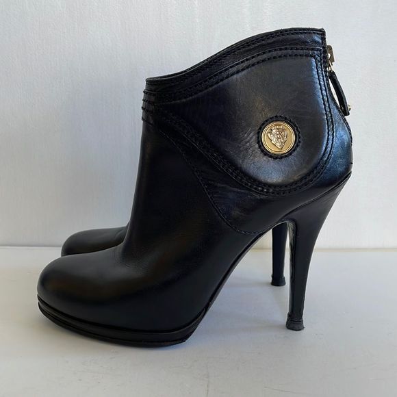 GUCCI ~ black leather ankle boots ~ size 6 - Picture 1 of 10